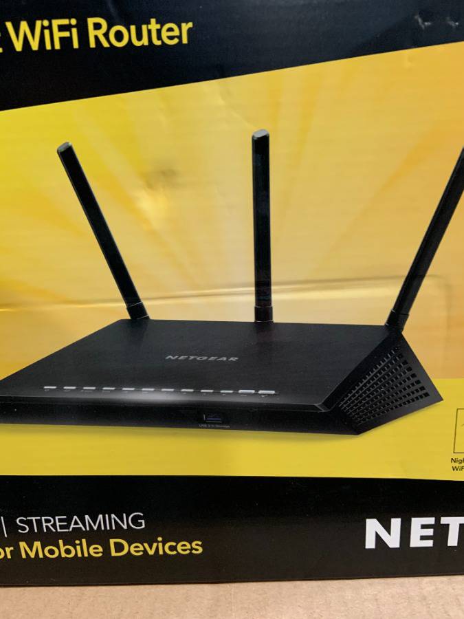 NETGEAR Nighthawk Smart WiFi Router (R6700) - AC1750 Wireless